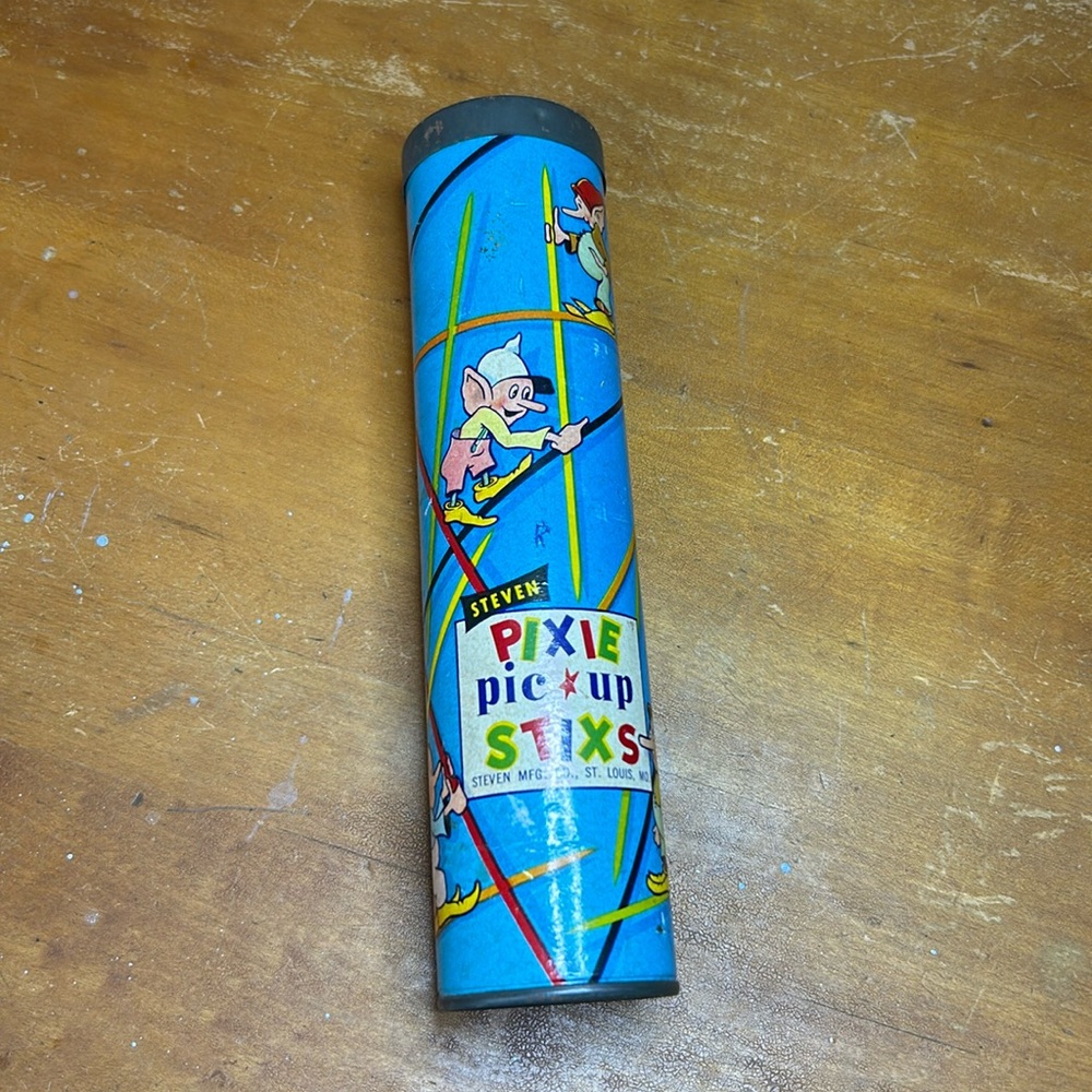 1950s vintage game of pixie pick up sticks, no batteries or USB charger needed!